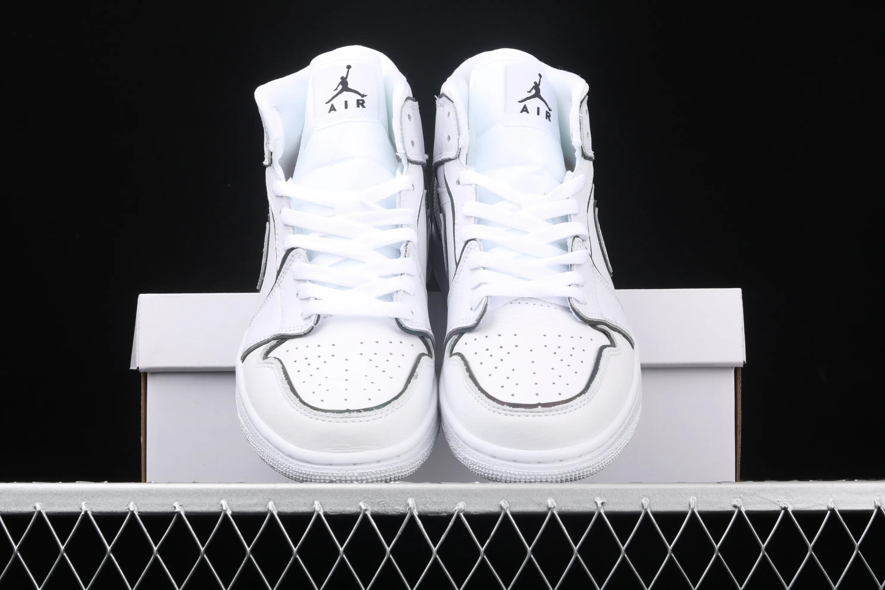All categories Air Jordan Jordan series basketball shoes Air Jordan 1 Mid Air Jordan 1 Ret Hi Prem AJ1 Joe 1 cool laser stripes basketball shoes CK6587-100